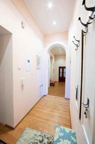 Апартаменты Apartment in Most Historic Upscale Neighborhood Киев Апартаменты с 1 спальней-24