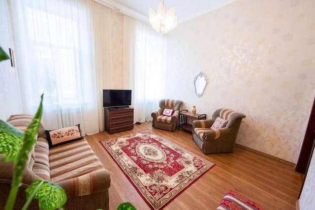 Апартаменты Apartment in Most Historic Upscale Neighborhood Киев-9